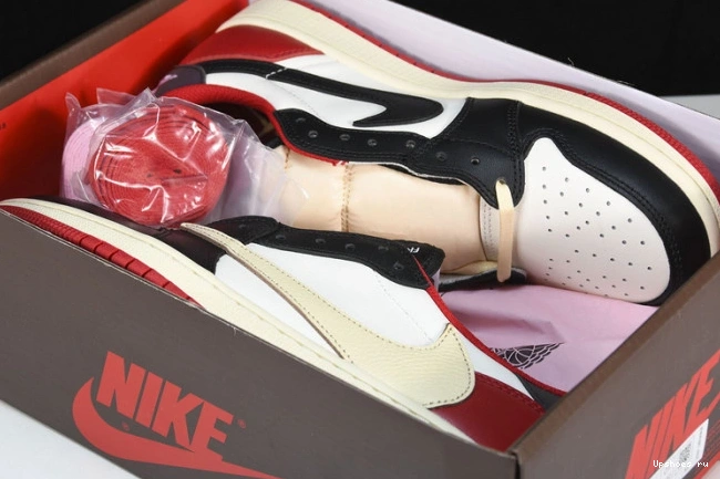 TRAVIS OG  JORDAN LOW SP RETRO SCOTT  1 DM7866--140 1207